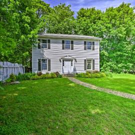 Walk to Dining: Downtown Lenox Guest House!