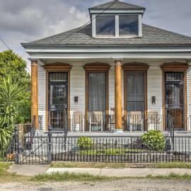 Walk to River, Tram & Zoo: Classic NOLA Home!