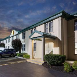 Super 8 by Wyndham Harrisburg Hershey West, hotel in Harrisburg