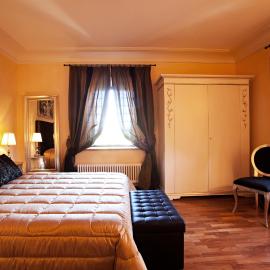 Castello Izzalini Todi Resort, hotel v destinaci Todi
