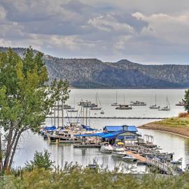 Quiet Pagosa Springs Cabin: Lake & Mountain Views!, hotel in Pagosa Springs