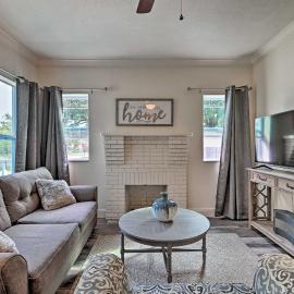 Walk to Dtwn: Winter Garden Home w/ Patio, hotel in Orlando