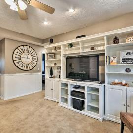 Cute & Cozy PDX Area Townhouse: 31 Mi to Mt. Hood!, hotel di Boring