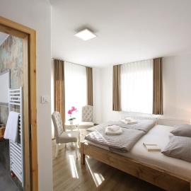 Hiša Pr'Pristavc, hotel v Bohinju