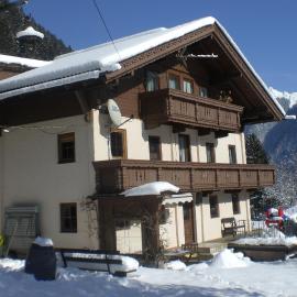 Haus Alpengruß, отель в Финкенберге
