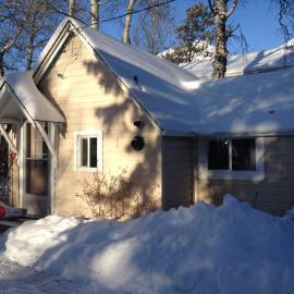 Holiday Lodge Cabins、バンフのホテル