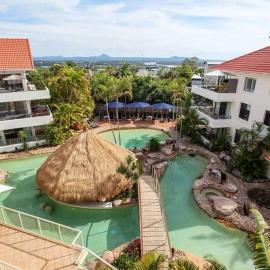 Haven on Noosa Hill - sunset views, pools, spa