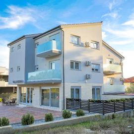 Villa Astoria, hotel in Biograd na Moru