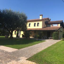 Viesnīca Le Tre Querce B&B pilsētā Romano D'Ezzelino
