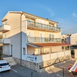 Apartments Proto, hotel u gradu Primošten