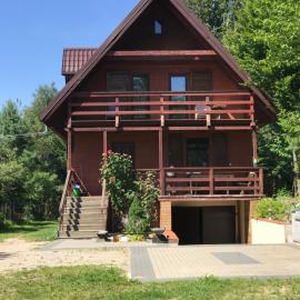 DOM NaD JEZIOREM, hotel em Krasnogruda