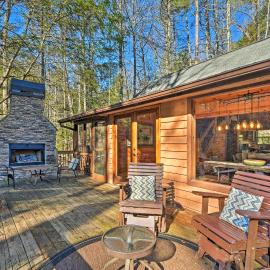 Blue Ridge Mtns Creekside Cabin w/ Hot Tub + Pier!