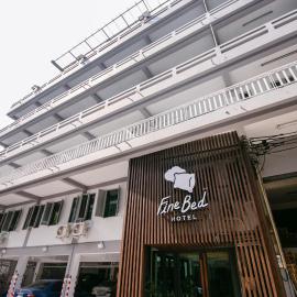 Fine Bed Hotel, hotel en Nonthaburi