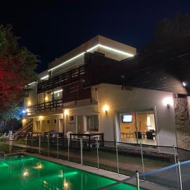 Ayres Village Apart, מלון בפינהמאר