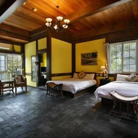 Provence Rose Lodge, готель у місті Женай