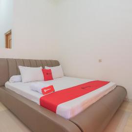 RedDoorz Resort Syariah @ Batu Apung Purwakarta, hotel a Purwakarta