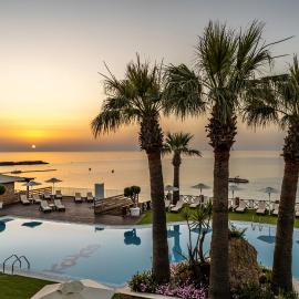Koukis Sea side Complex, hotel em Vasilikos