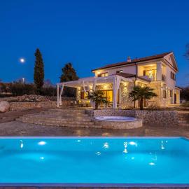 VILLA LAURA, hotel in Vrh