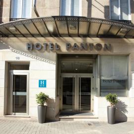 Hotel Pantón، فندق في فيغو