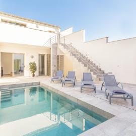 Villa margalida, hotel v destinácii Sa Pobla