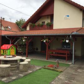 Tünde Vendégház, hotel in Tiszakécske