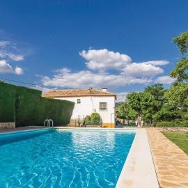 Awesome Home In Rute With Kitchen