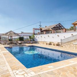 Stunning Home In Iznájar With Wifi