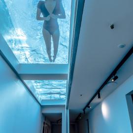 Welldone Quality - Crystal pool, hotel u Sevilli