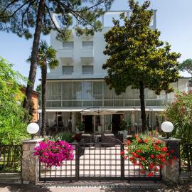 Hotel Verde Luna: Cervia'da bir otel
