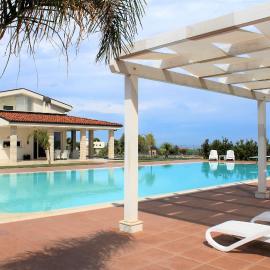 Villa Maria - Apartments in villa with pool