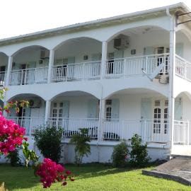 Le Jardin d,Irélange, hotel in Beauséjour