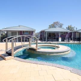 Ingenia Holidays Hunter Valley، فندق في سيسنوك