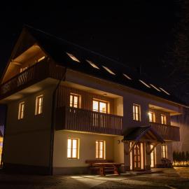 Apartments & Rooms Pr' Skalovc, hotel in Bohinj