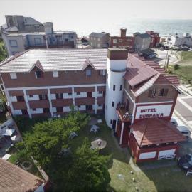 Hotel Dubrava، فندق في أوستند