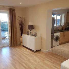 Sister's Apartment, hotel in Llanelli