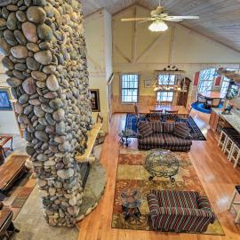 2 Mi to Schuss Mtn! Northern Retreat w/ Game Room, khách sạn ở Bellaire
