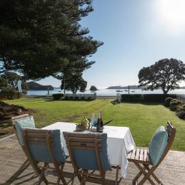 Wairangi Beach Cottage - Paihia Beach House, hotel in Paihia