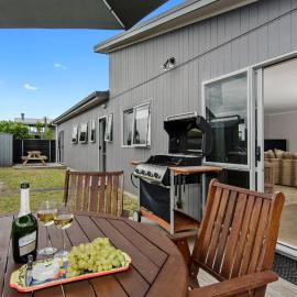 Beauty on Bream Bay - Ruakaka Holiday Home