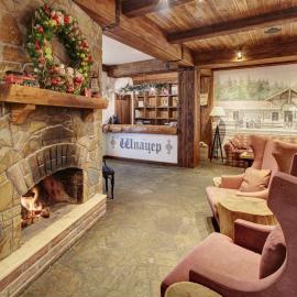 Shpatser hotel، فندق في بريكهوفيتشي