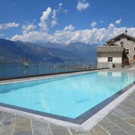 Spectacular views and modern living on Lake Como، فندق في بيلانو
