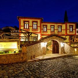 Orologopoulos Mansion Luxury Hotel, מלון בקסטוריה