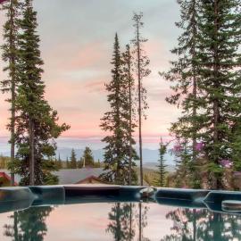 Snowbanks 4, hotel u gradu Big White