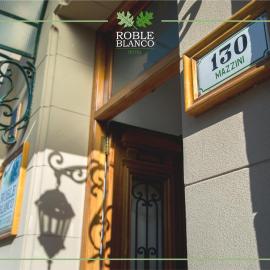 Chascomús में, होटल Hotel Roble Blanco
