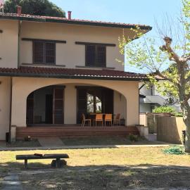 Villa Gabry e Villa Fiorita, hotel u gradu Kamajore