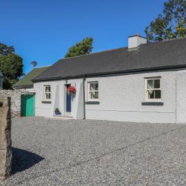 Macreddin Rock Holiday Cottage, hotell i Aughrim
