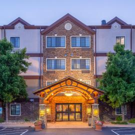 Staybridge Suites Davenport by IHG, hotel a Bettendorf