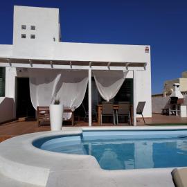 Aloha Surf House, hotell i Corralejo