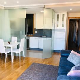 Apartamento con piscina y terraza al lado de la playa