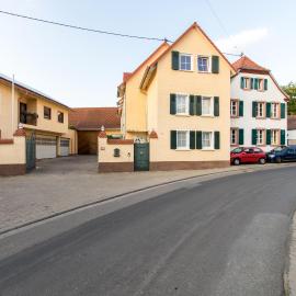 Weingut und Gästehaus Henrici – hotel w mieście Friesenheim