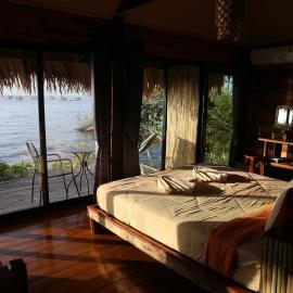wetlandcamp บ้านชายเล, hotel in Phatthalung